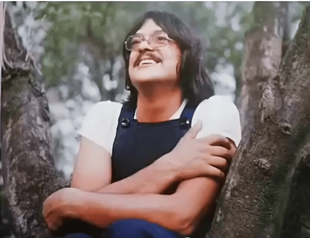 "Chico Che usaba overol, hacía cumbia y se burlaba del poder. 40 discos y una muerte a los 43. Su historia, en Studio. #ChicoChe #PlétoraMusic #ArchivoVivo"