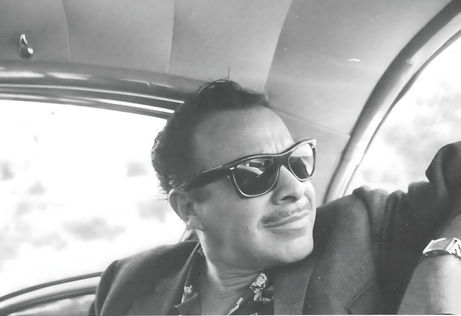 Tin Tan no pidió permiso para ser leyenda. El pachuco que se burló del sistema desde el escenario. Su historia, en Studio. #TinTan #PlétoraMusic #ArchivoVivo