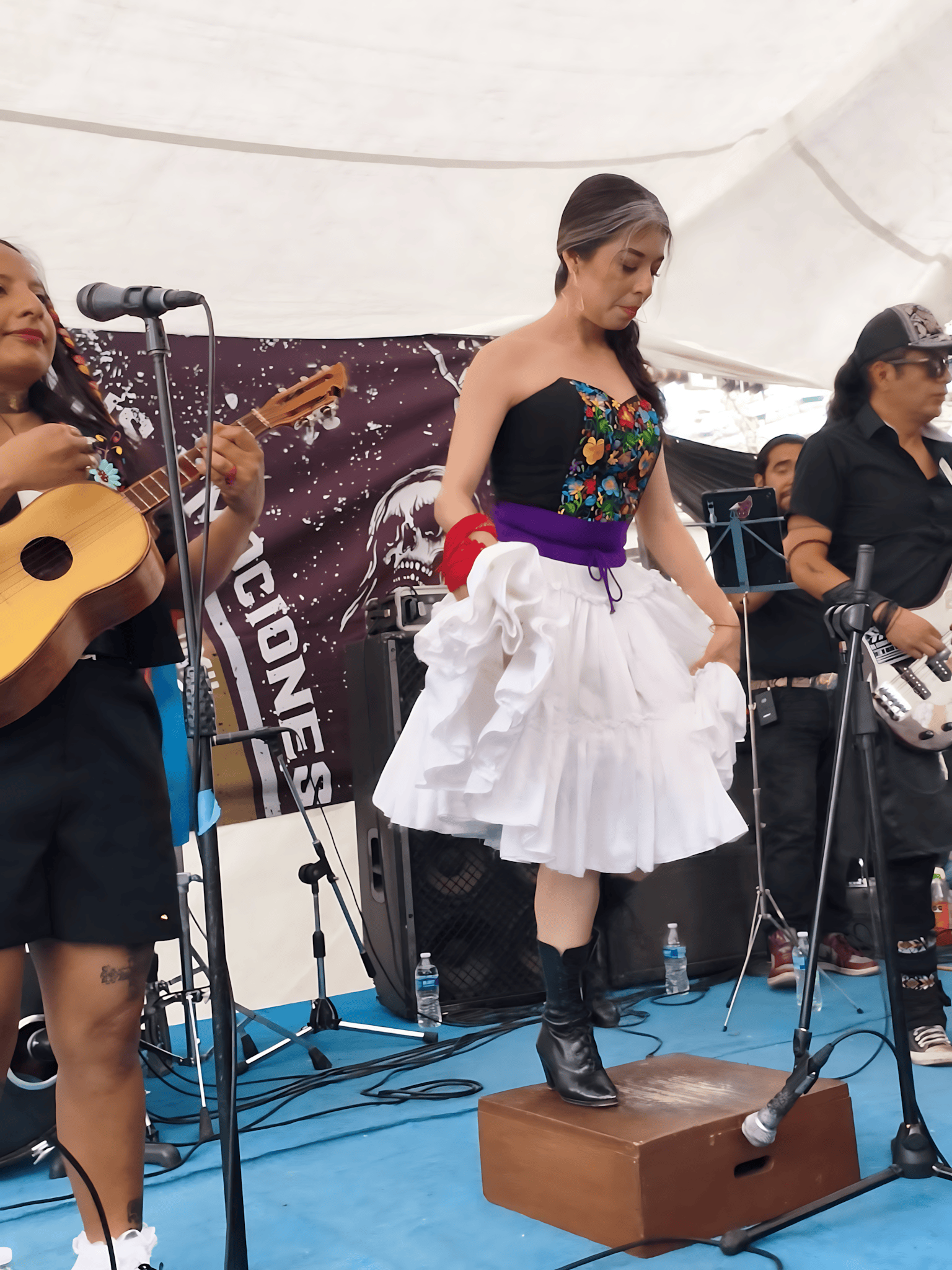 Auikal Canto de Agua hace reggae en náhuatl y no pide permiso. Revitalización lingüística que se baila. Escúchalos en Plétora Music. #Auikal #PlétoraMusic #NáhuatlSinPermiso
