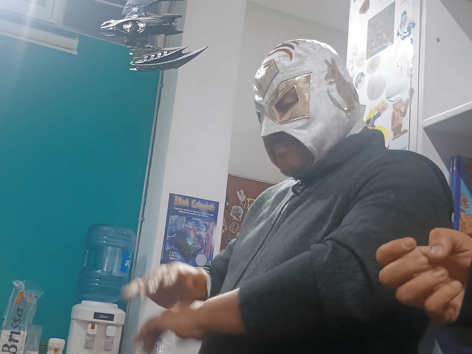 Micro y Clement presentaron Gente de Nubes y Perros Salvajes en Global Comics. Caro hace crónica de una mesa que fue trinchera. En Plétora.