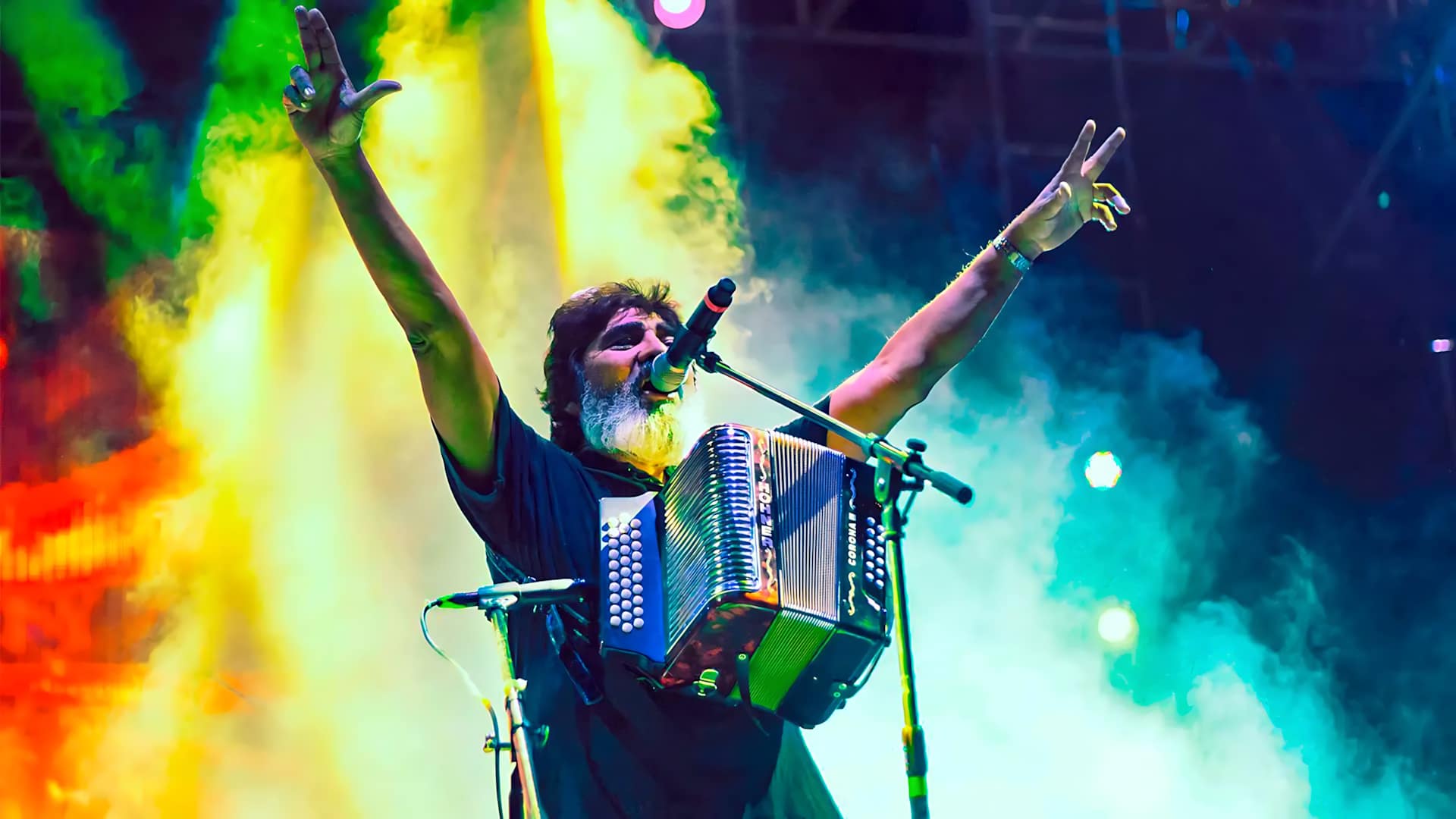 Celso Piña no pidió permiso para mezclar cumbia, ska y hip hop. El Rebelde del Acordeón le ganó al sistema desde la colonia Independencia. #CelsoPiña #PlétoraMusic #CumbiaSinPermiso