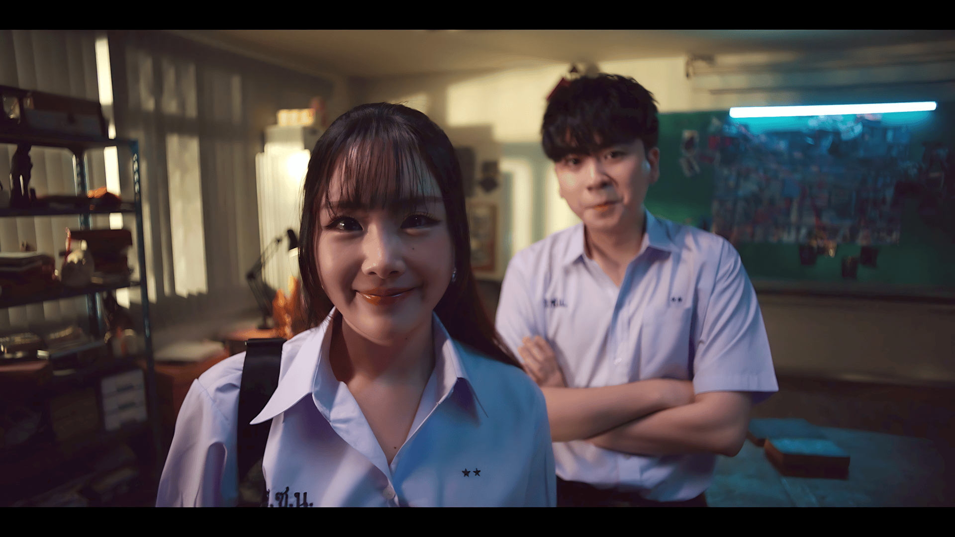 Love Love Mystery Club: fantasmas tailandeses, romance de prepa y 30 finales en formato FMV. Llega el 30 de octubre a consolas. La mirada de Caro ya está en Studio. #LoveLoveMysteryClub #VideojuegosYTecnologia #FiccionCritica