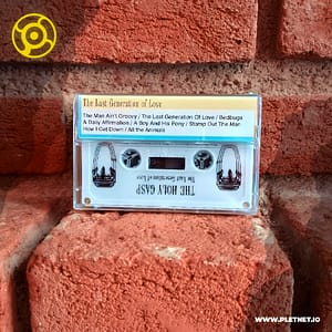 Descubre el sonido único y provocador de The Holy Gasp, con su cassette debut "The Last Generation of Love" . Lanzado en 2015, esta importación oficial distribuida por Plétora Network es una pieza de colección imprescindible para fans del indie canadiense y seguidores de la red.