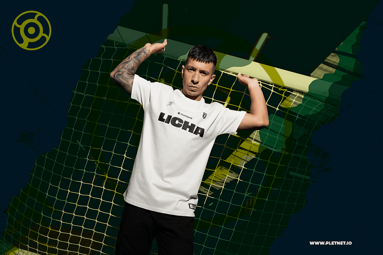 Lisandro Martínez, el carnicero del Manchester United, lanza colección de moda inspirada en anime con Crunchyroll. Fútbol + shonen = pasión sin filtros. Disponible desde el 6 de abril. #LisandroMartínez #Crunchyroll #PletoraNetwork
